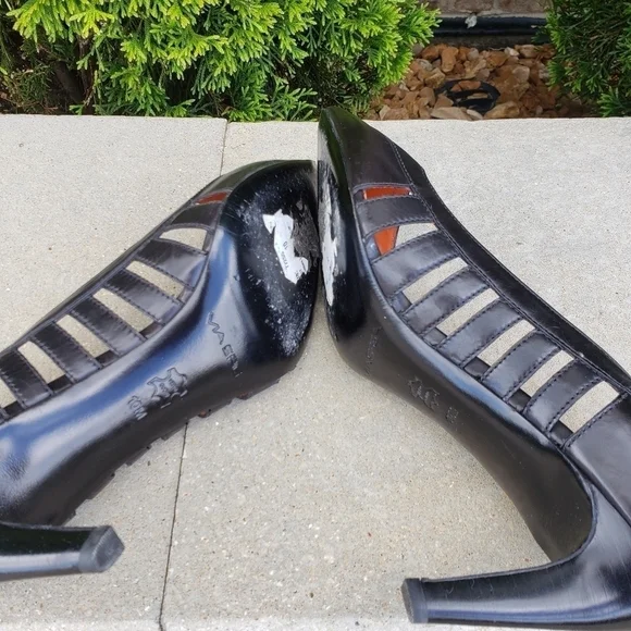 VIA SPIGA Perforated Black Pumps size 10 - Picture 10 of 10